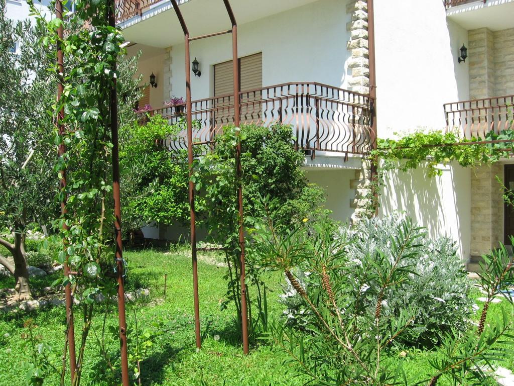 Apartments Maletic Kaštela Esterno foto